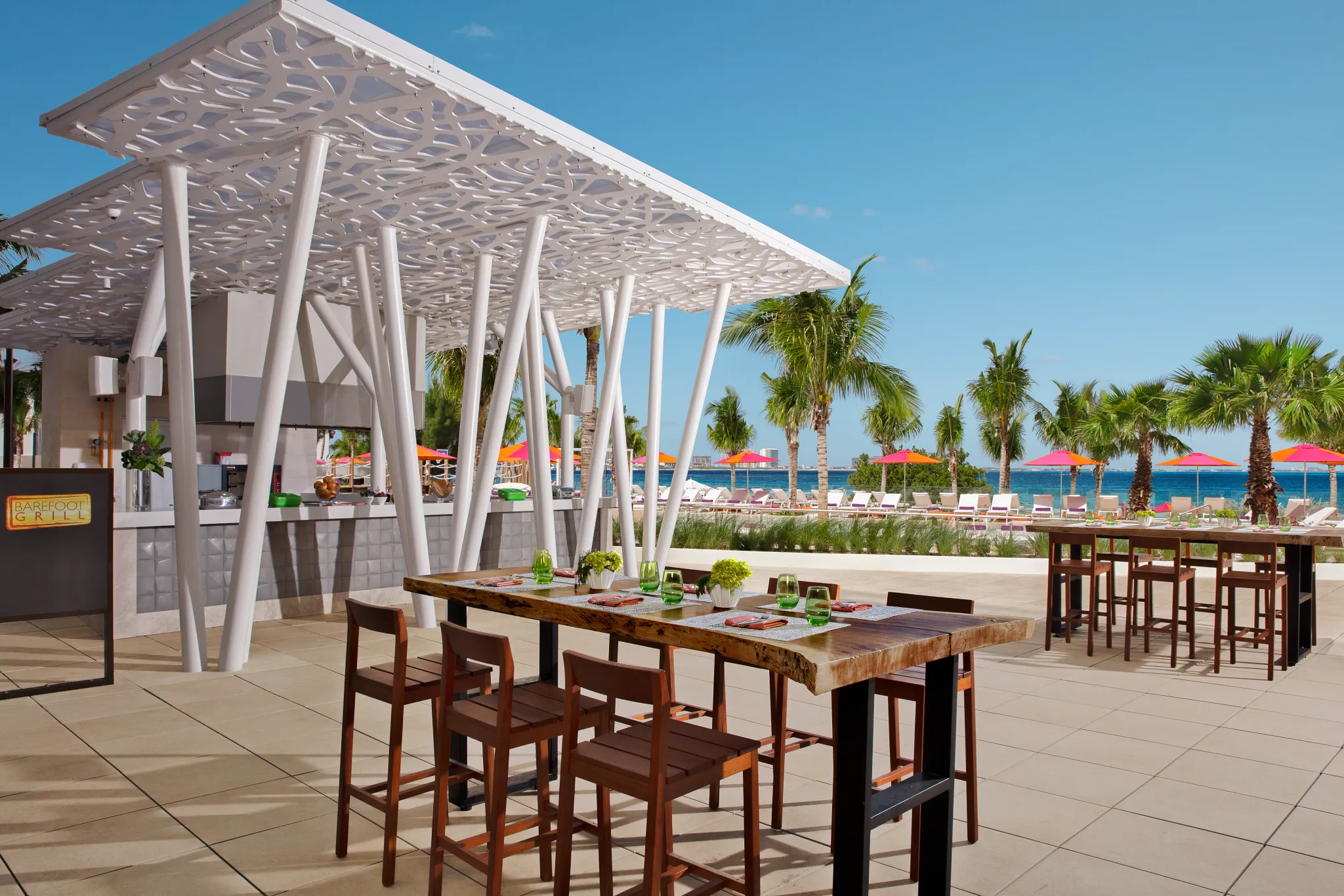 Barefoot Grill at Breathless Cancun Soul with outdoor dining near the beach