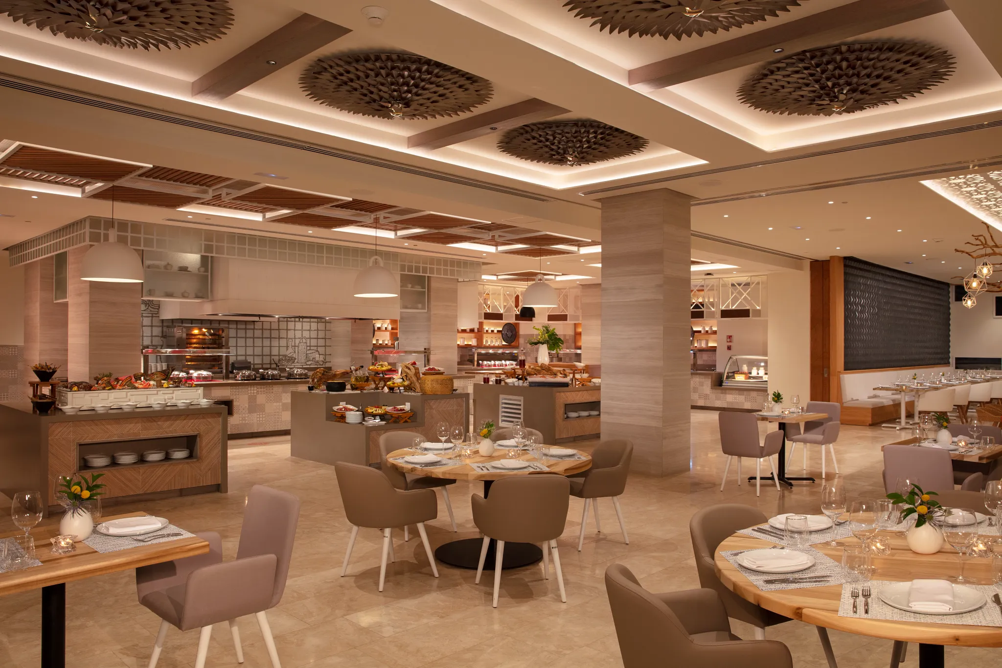 Spoon international buffet restaurant at Breathless Cancun Soul